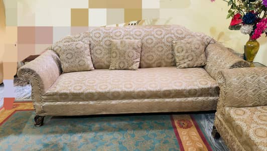 5 seater sofa available for sale in good condition