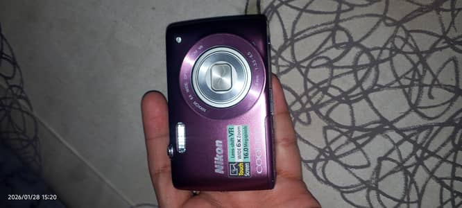 NIKON COOLPIX TOUCH SCREEN