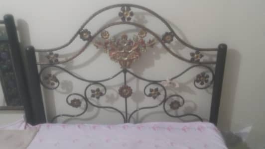 Urgent sale 2 single Iron Bed set with saithee