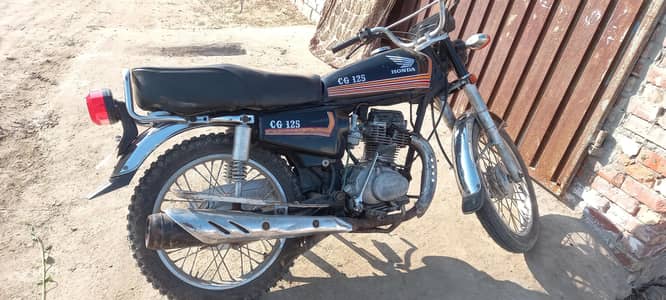 1982 model Honda 125 all okay documents complete