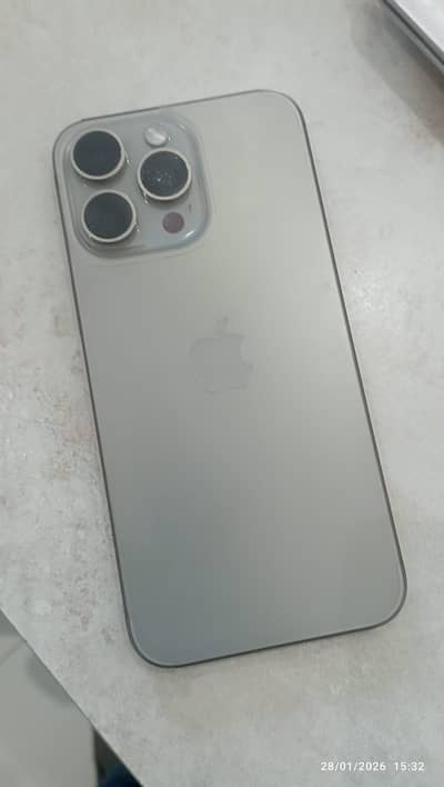 Apple iPhone 15 Pro Max 256 GB 88% Titanium Gray