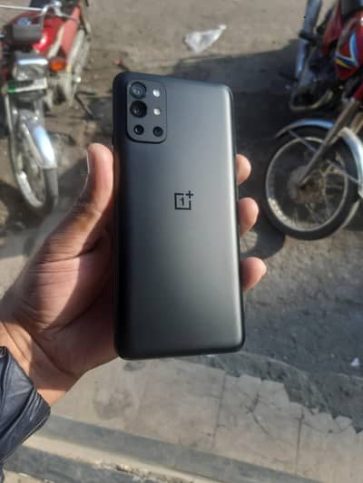 oneplus 9r 8/256. read ad