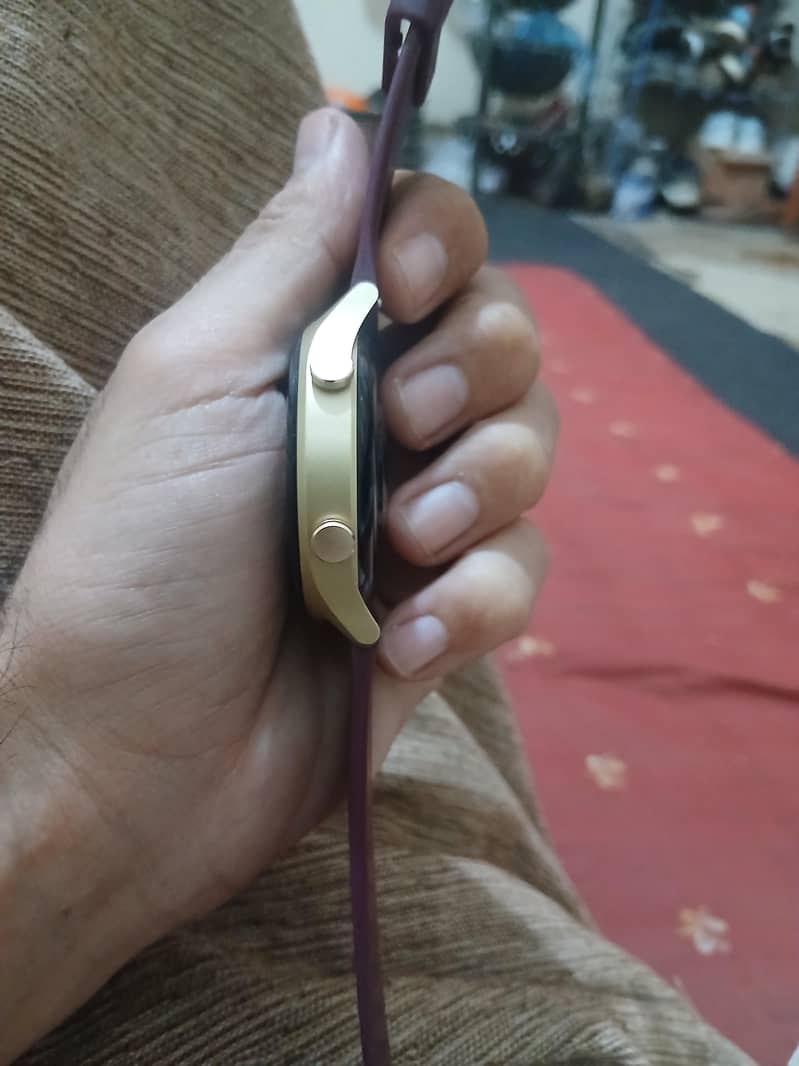 3 مہینے استعمال کیا ھے اچھی کنڈیشن میں ھے 9 مہینے وارنٹی  باقی ھے 1