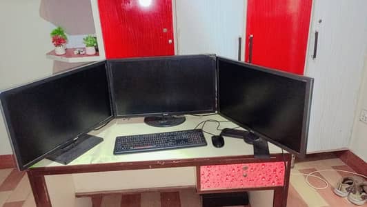 Urgent Sale Full Pc i5 4th gen with 3 large Monitors 16gbram 256ssd