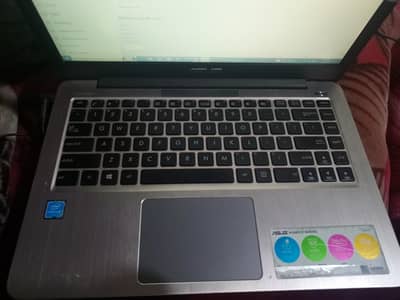 Asus e403s pentium 8 gen 4gb 128gb hd displays