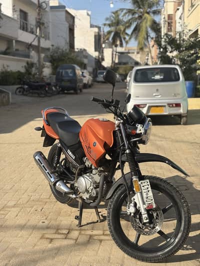 Yamaha ybr 125g matt orange special edition