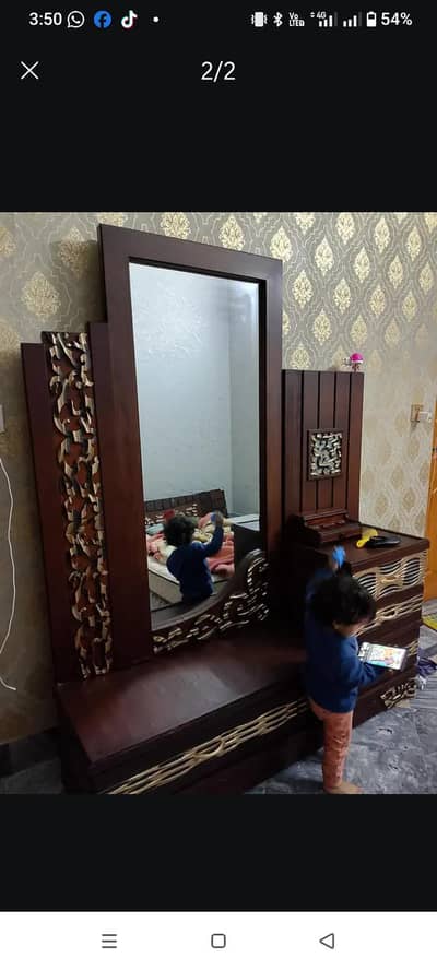 Dressing table in near and clean condition