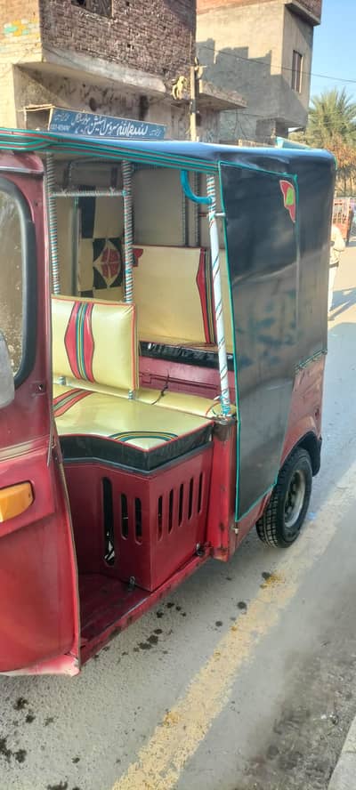 tuktuk 25 modal