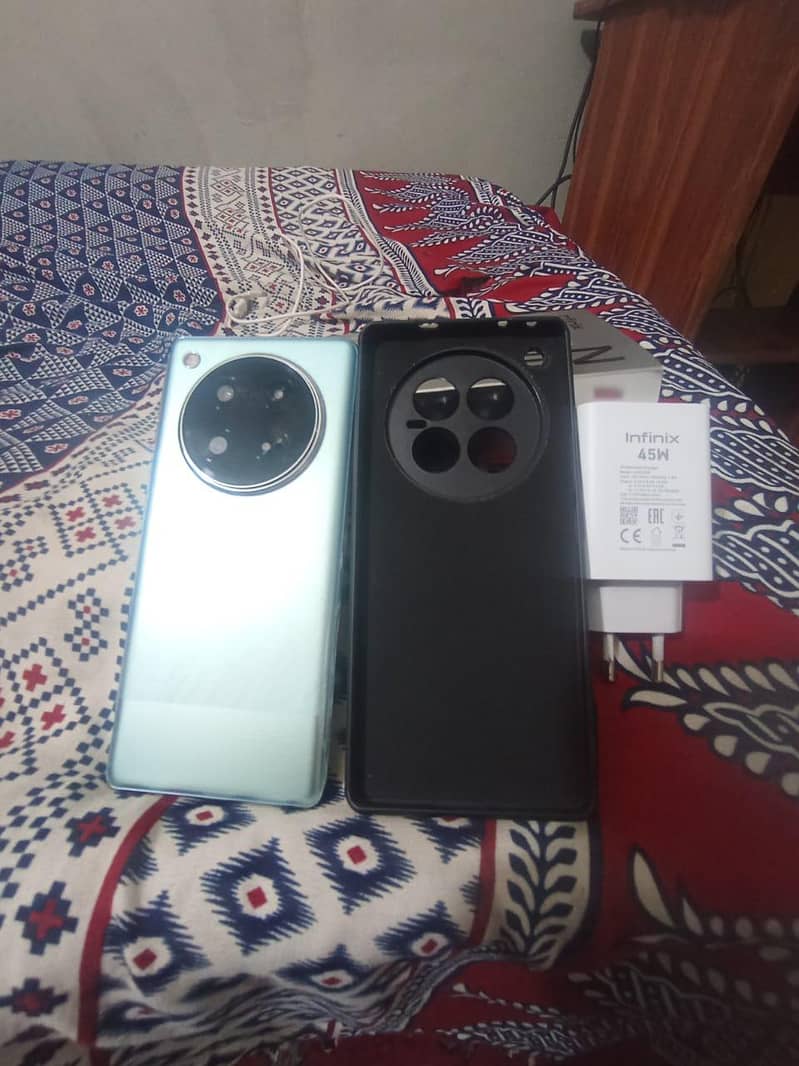Infinix Zero 40 4
