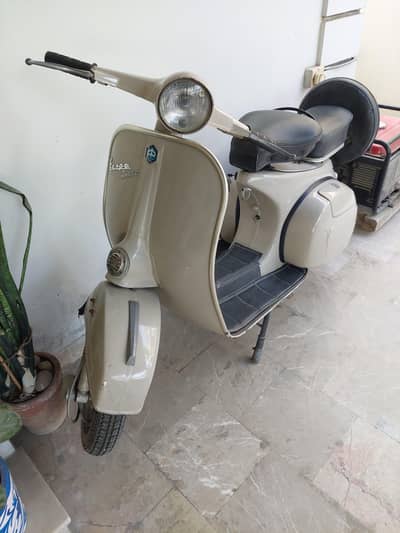 Vespa Model 67