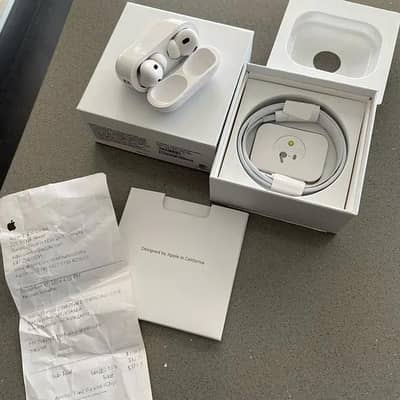 Airpods pro 2 100% original UAE SY aii HAI gift 2 month use khud ki ha