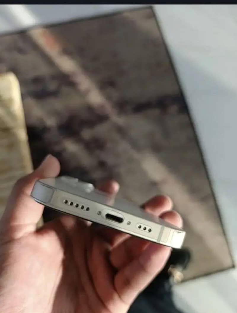 iPhone 14 1