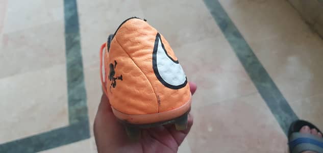 FOOTBALL SHOES FOR SALE AT A VERY NORMAL PRICE