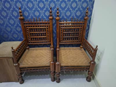 Traditional Chairs