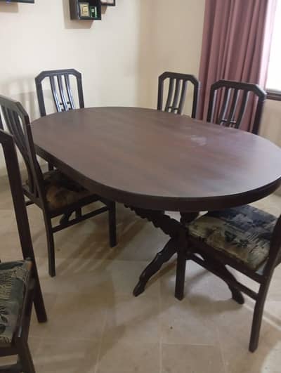 dining table with  6 chairs in new condition