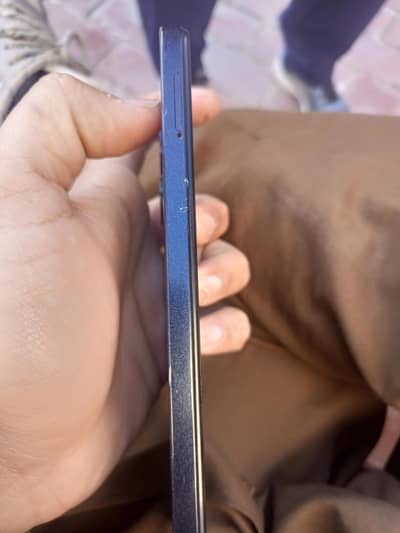 jis bahi na be lana ha hum sa rabta kr 4+4ram 64gb