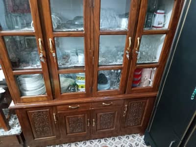 showcase and dressing with Stoll