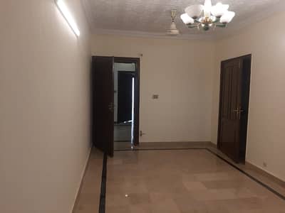 G10UPPRR PORTION FOR RENT PRIME LOCTION