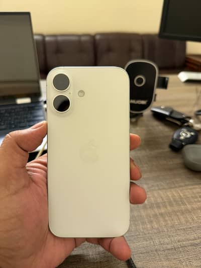 Apple iPhone 16