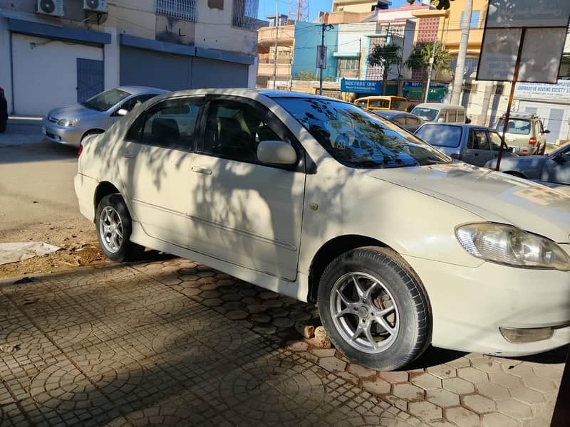 corolla SE saloon 2004 5