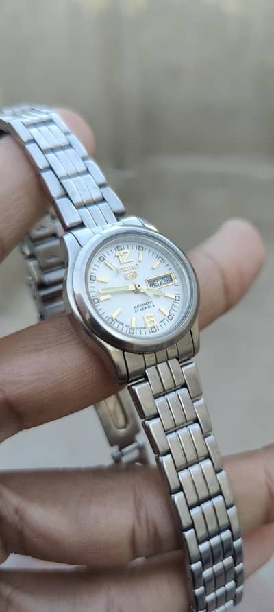 Seiko 5 automatic  hain all ok Sadiq Abad 03166821545 Whatsapp
