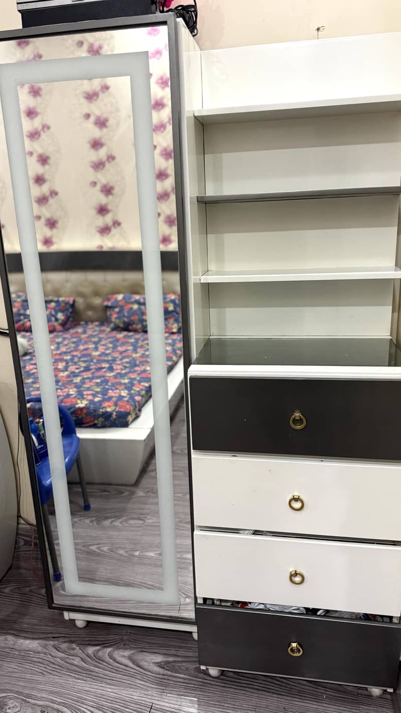 dressing table 0