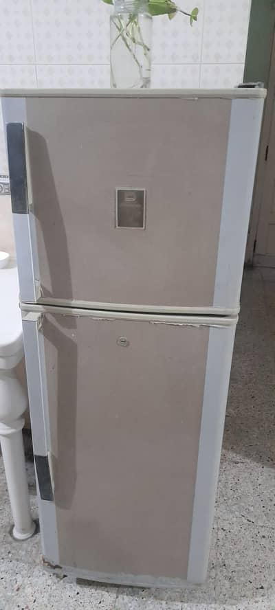 DAWLANCE FRIDGE FOR SALE