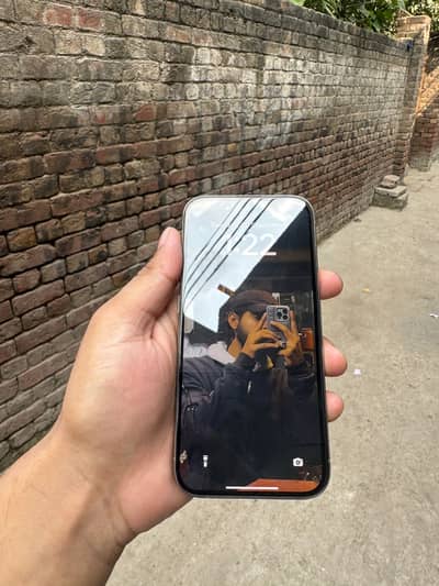 iPhone 15 pro Btery 84 factory unlock 4 month sim time condition 10