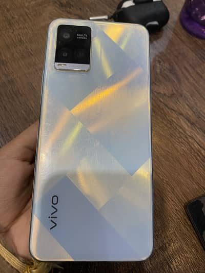 Vivo y21 with box and orignal charger