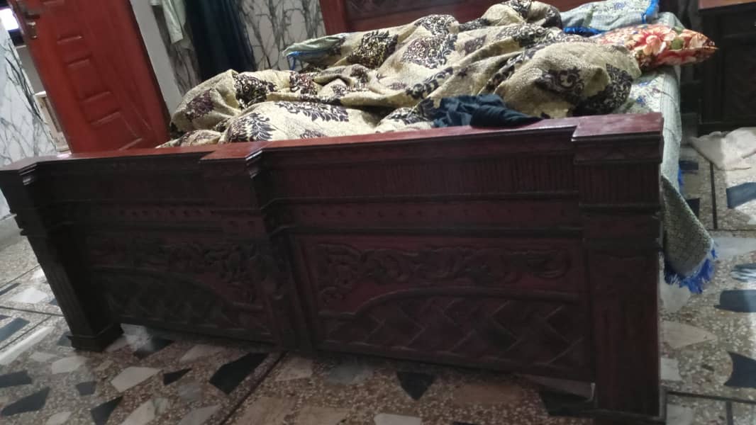 bed and dressing table 3