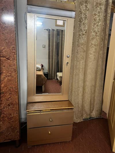 Dressing table wooden