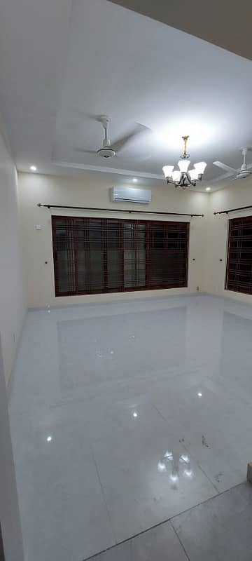 Upper Portion For Rent in G-13 (Kinal)