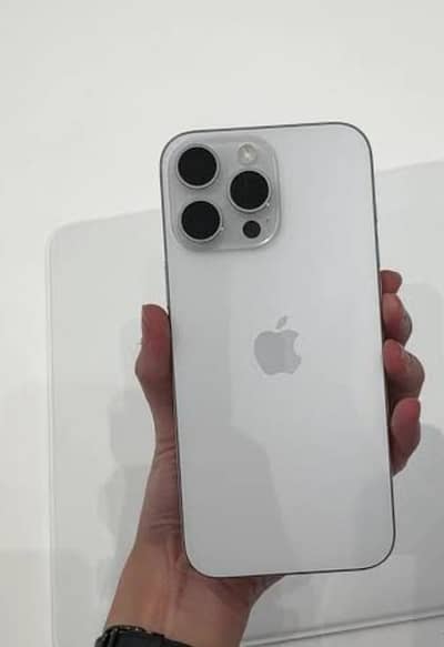 iphone 16 pro max 256gb 10/10 condition.