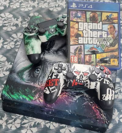 Ps4 slim 500GB with 2x cantroller and 1x game  ready to play!