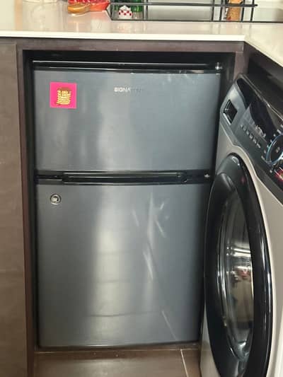 Signature Mini Fridge & Freezer