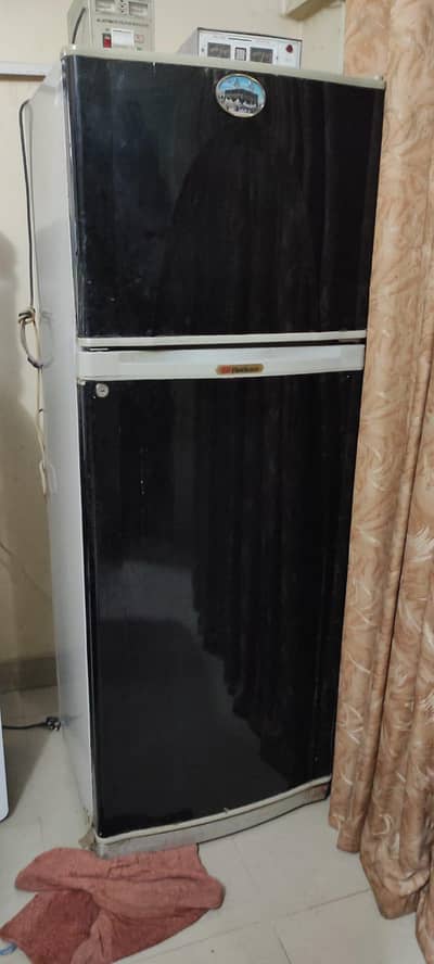 DAWLANCE REFRIGERATOR IN GOOD CONDITION