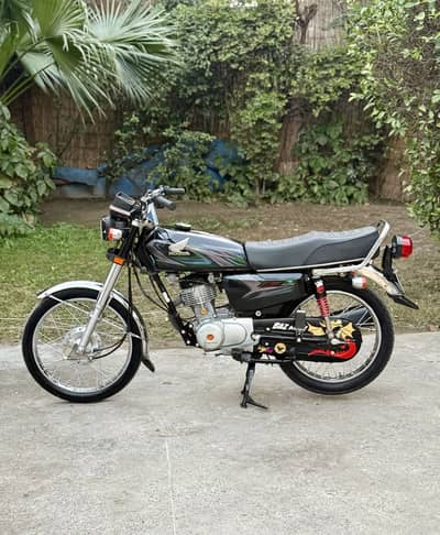 Honda cg 125 2023 model 10/10 condition best for 2024