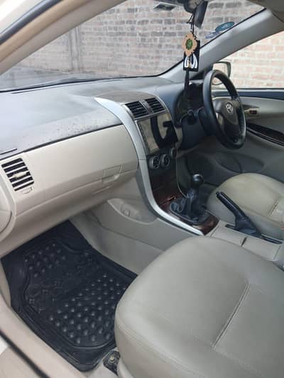 Toyota corolla white color