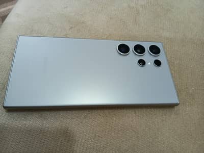 Samsung S24 Ultra, Almost New condition with Box