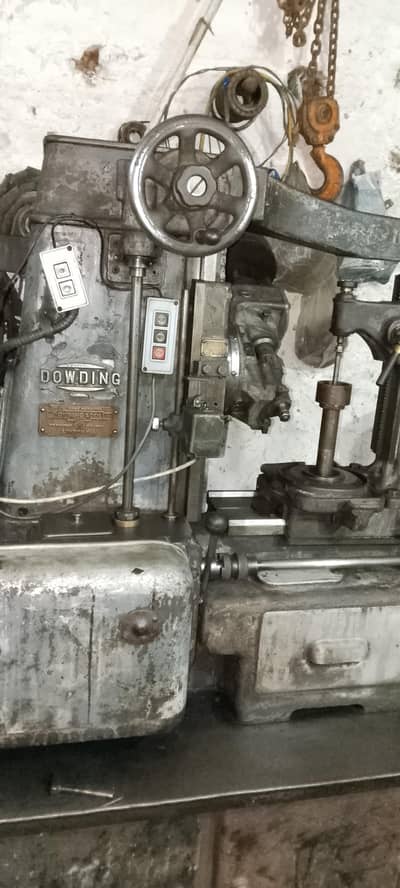gear hobbing machine