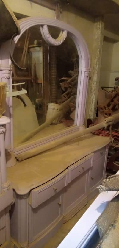 ALMARI 2 SIDE TABLE BED WITHOUT METREES DRESSING TABLE