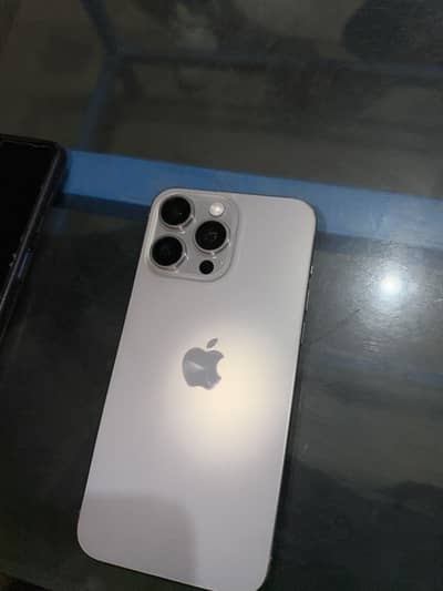 Iphone 15 pro max Natural Titanium