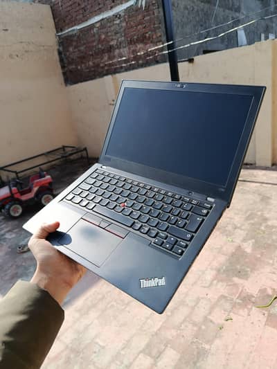 Lenovo ThinkPad X280 – Core i7 8th Gen – Metal Body – Lightweight