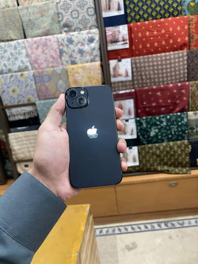 iphone 13 simple black collor  10/10 condishion health100  128 gb