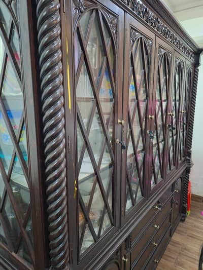 Cabinet for crockery