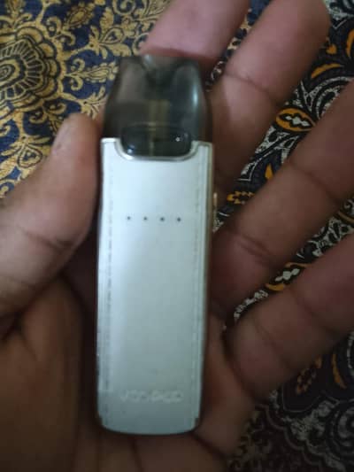 ( vmate e ) company ka vap Hy smoke thek Hy battery time good