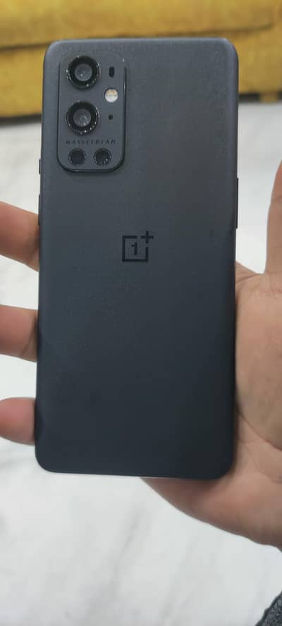 One plus 9pro 8/256gb 10/10 condition black color