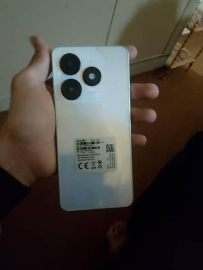 urgent for sale Tecno spark go 2024 box be ha