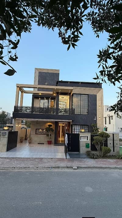 10 Marla upper potrion is Available for Rent in Bahria Town Lahore