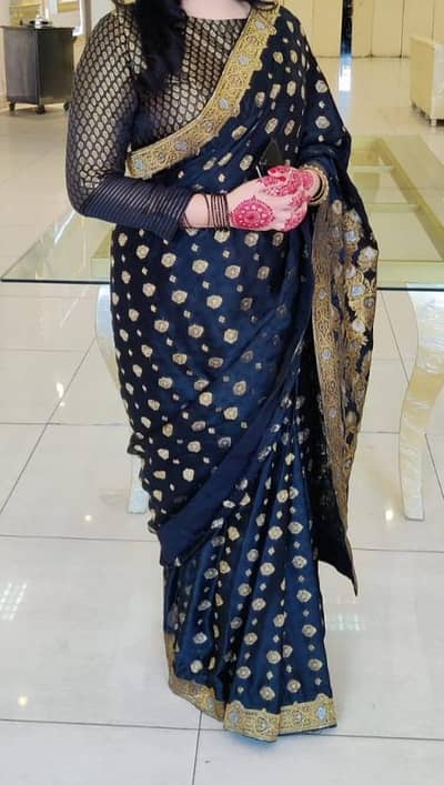 Banarsi saree /festive des/ clothes. /Stitched sari / for sale